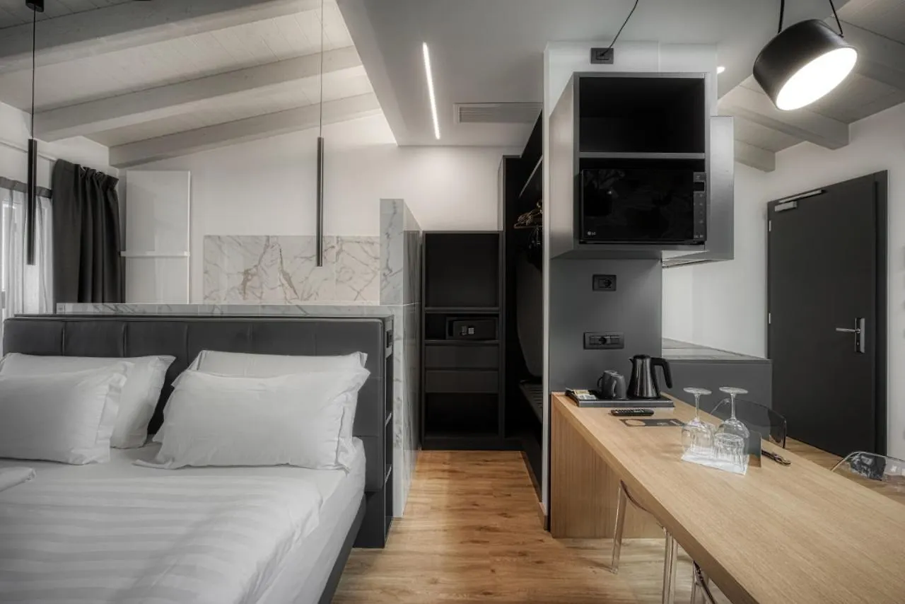 M Loft - Adults Only Apartment Malcesine 0*,